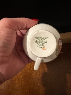 fondo inferiore di tazza da caffè con il marchio della manifattura di Laveno